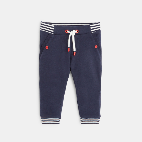 بنطال رياضة مصوّف مع خطوط